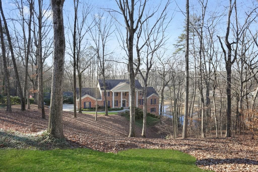 5 bedroom, 4,556 sq ft single family residence sold at 990 Buckhorn, Sandy Springs, GA 30350