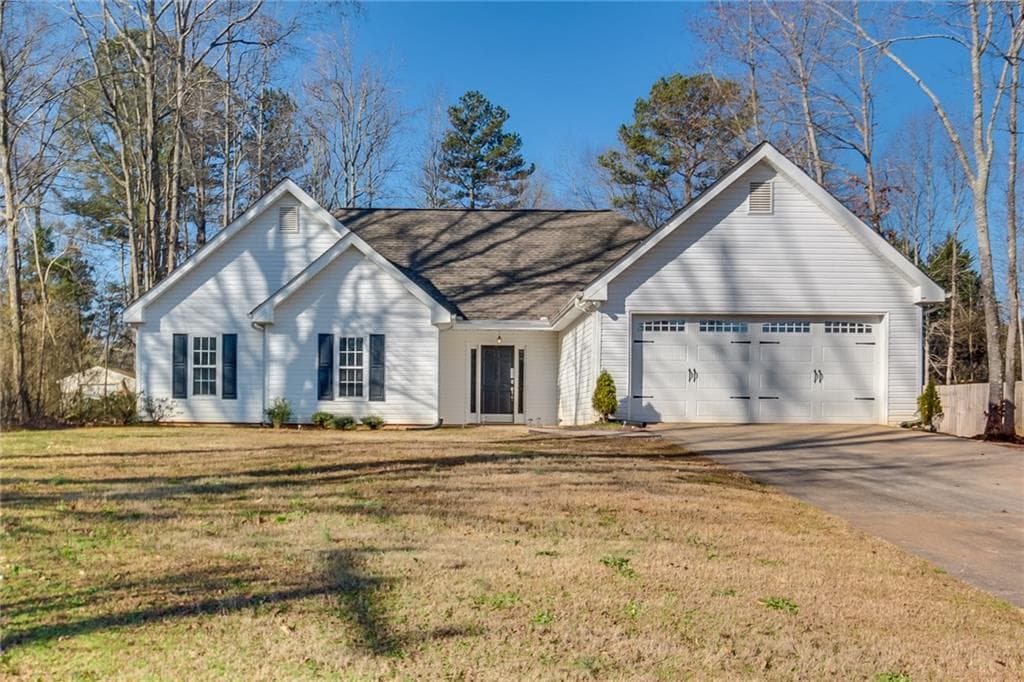 3 bedroom, 1,278 sq ft single family residence sold at 5820 Rolling Oaks Drive, Cumming, GA 30040
