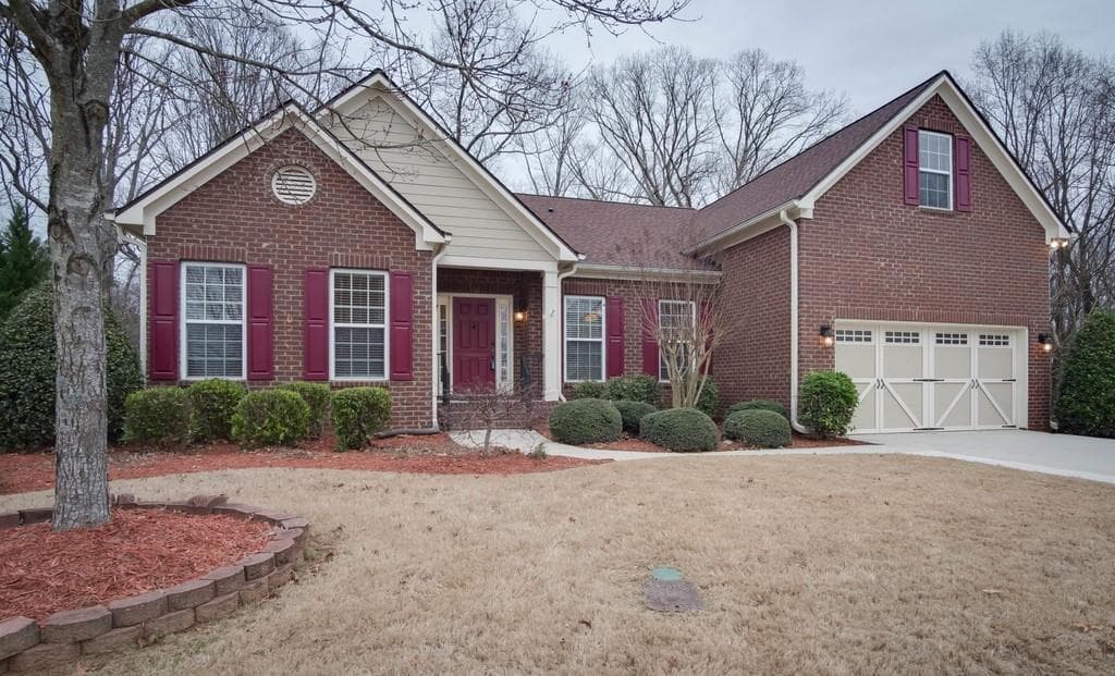 5 bedroom, 4,679 sq ft single family residence sold at 1528 CENTERVILLE Drive, Buford, GA 30518