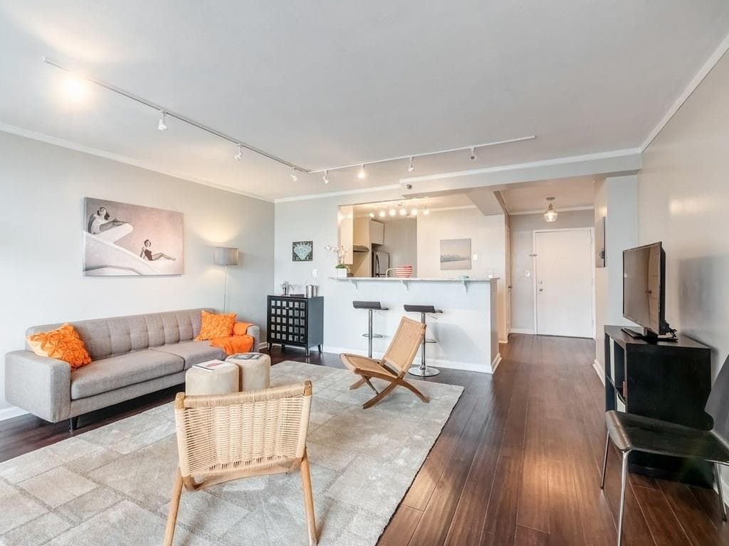 1 bedroom, 786 sq ft condominium sold at 620 Peachtree Street 1608, Atlanta, GA 30308