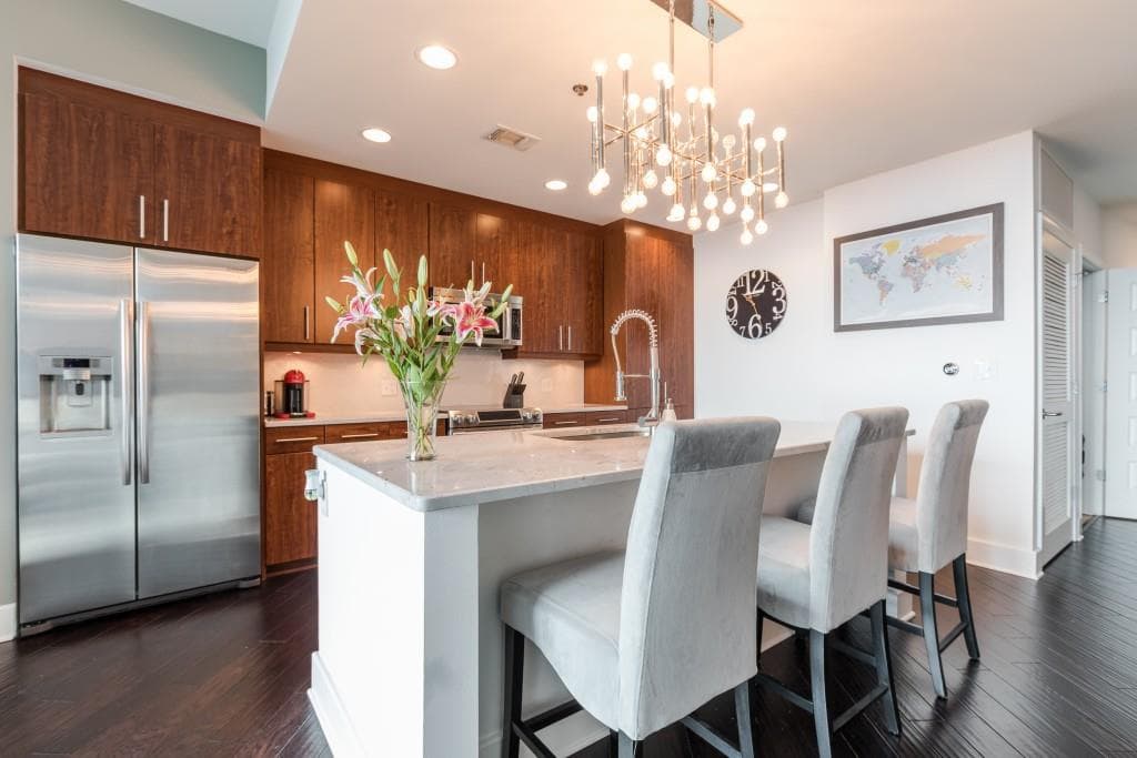 2 bedroom, 1,213 sq ft condominium sold at 1080 Peachtree Street 2304, Atlanta, GA 30309