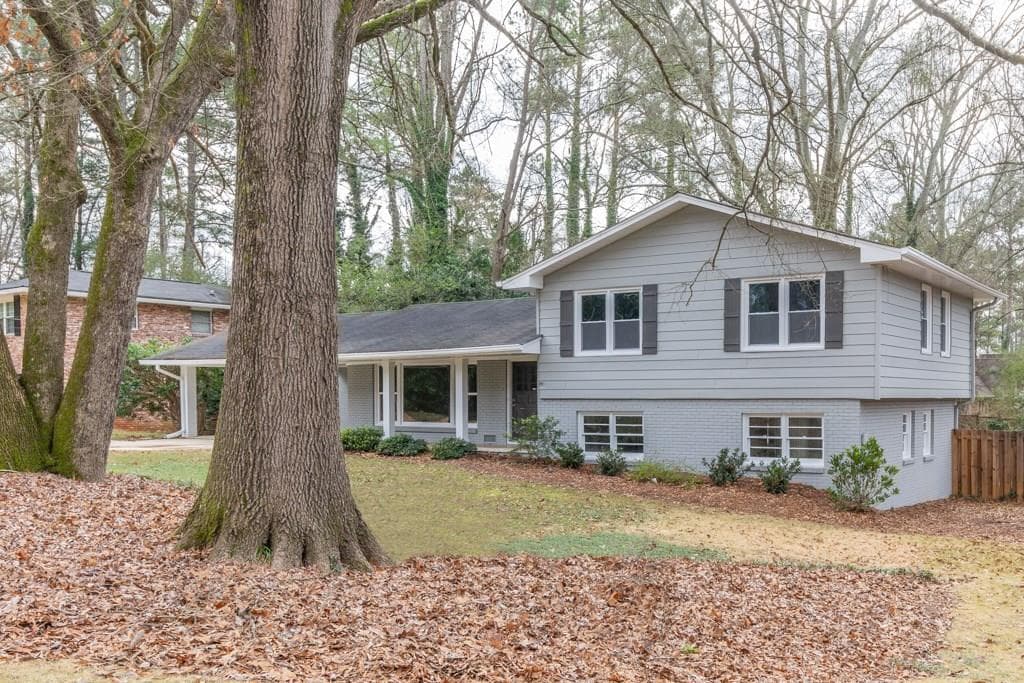 3 bedroom, 1,900 sq ft single family residence sold at 2585 Raintree Drive, Atlanta, GA 30345