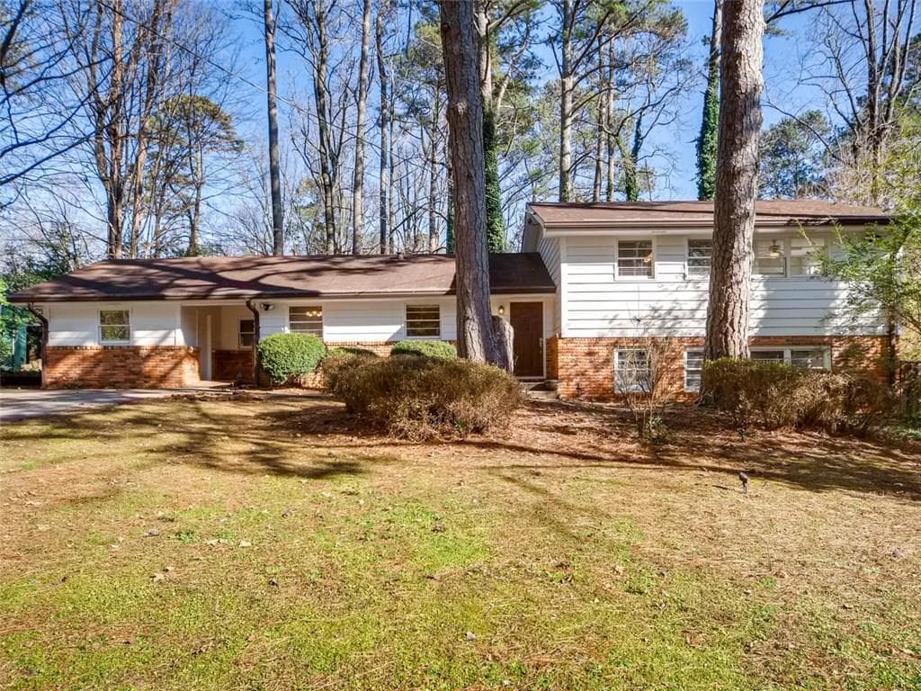 4 bedroom, 2,625 sq ft single family residence sold at 2679 Tanglewood Road, Decatur, GA 30033