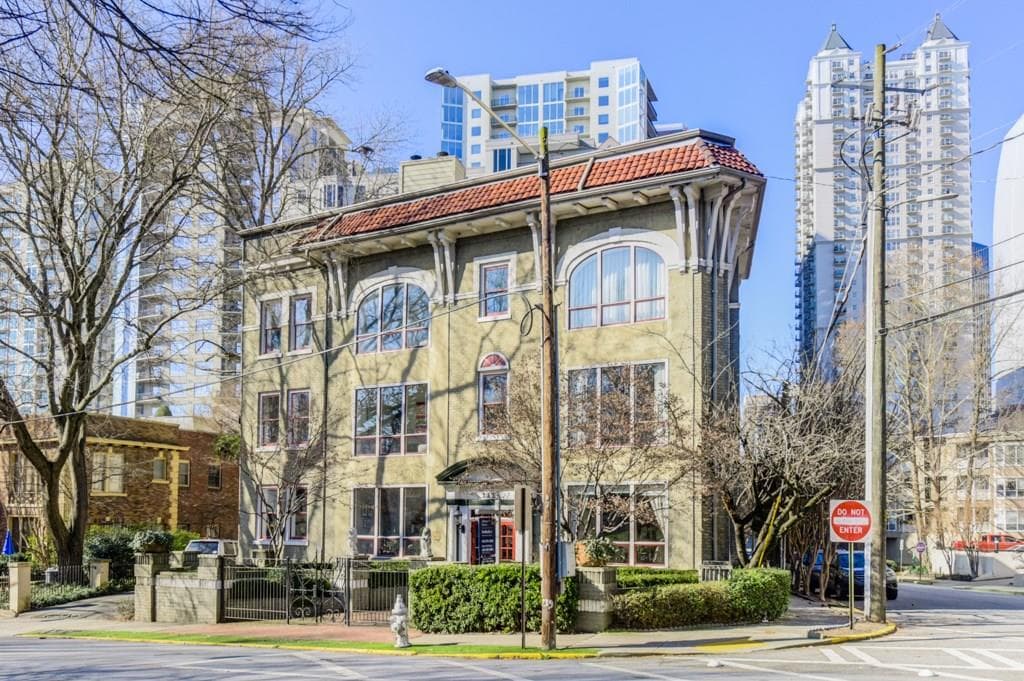 2 bedroom, 1,346 sq ft condominium sold at 1116 NE Piedmont Avenue 7, Atlanta, GA 30309