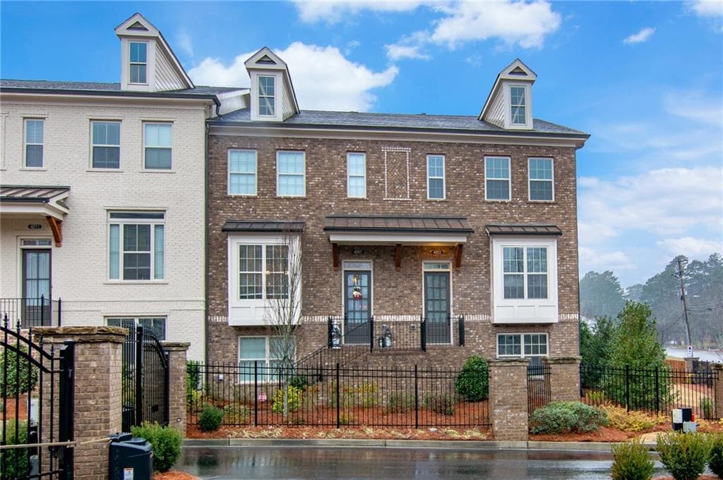 3 bedroom, 2,213 sq ft townhouse sold at 4003 Dunwoody Trace, Atlanta, GA 30338