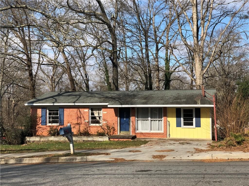 3 bedroom, 1,125 sq ft single family residence sold at 2426 Woodland Drive, Kennesaw, GA 30152