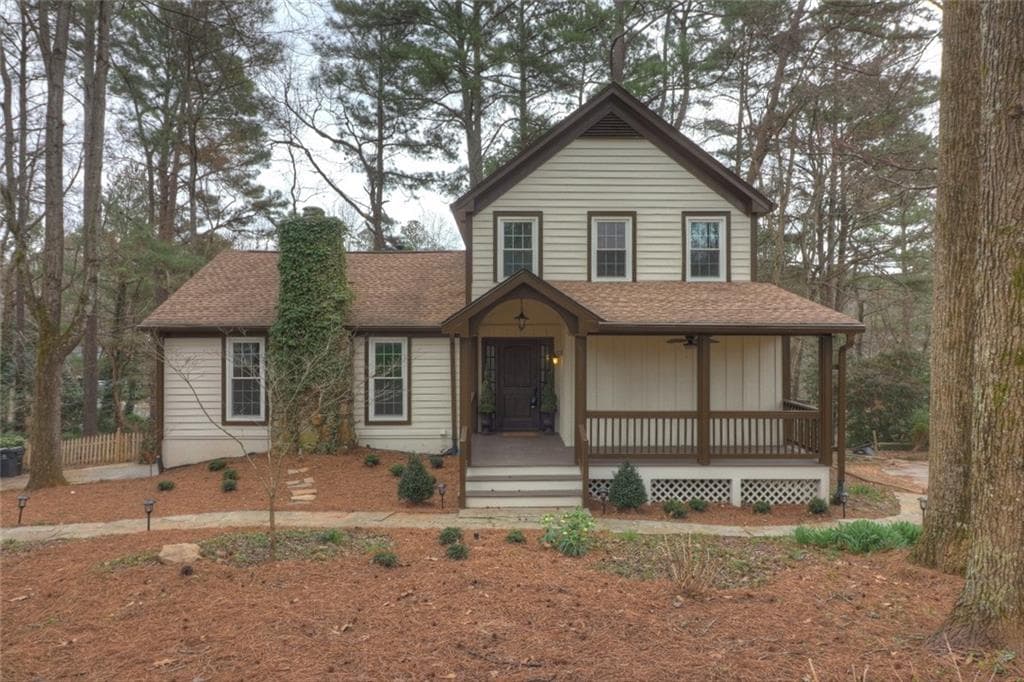 4 bedroom, 3,584 sq ft single family residence sold at 332 Sassafras Road, Roswell, GA 30076