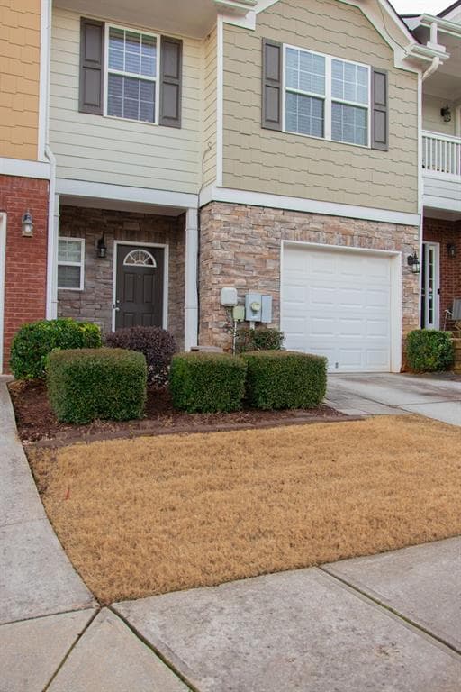 3 bedroom, 1,900 sq ft townhouse sold at 2124 BURNS VIEW Lane, Lawrenceville, GA 30044