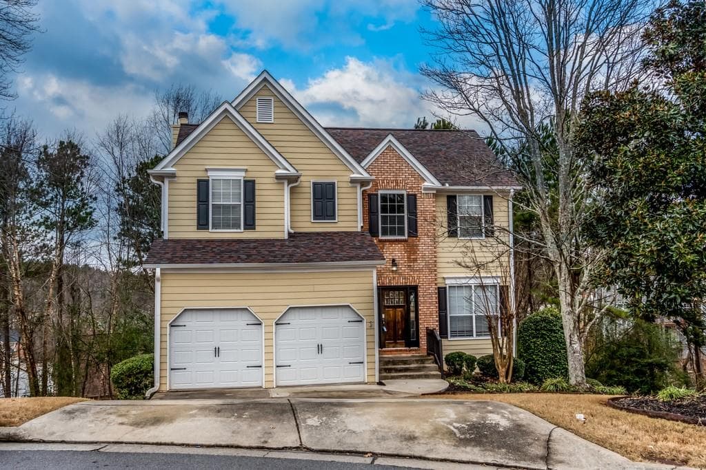 4 bedroom, 1,710 sq ft single family residence sold at 2350 Cogburn Ridge Road, Alpharetta, GA 30004