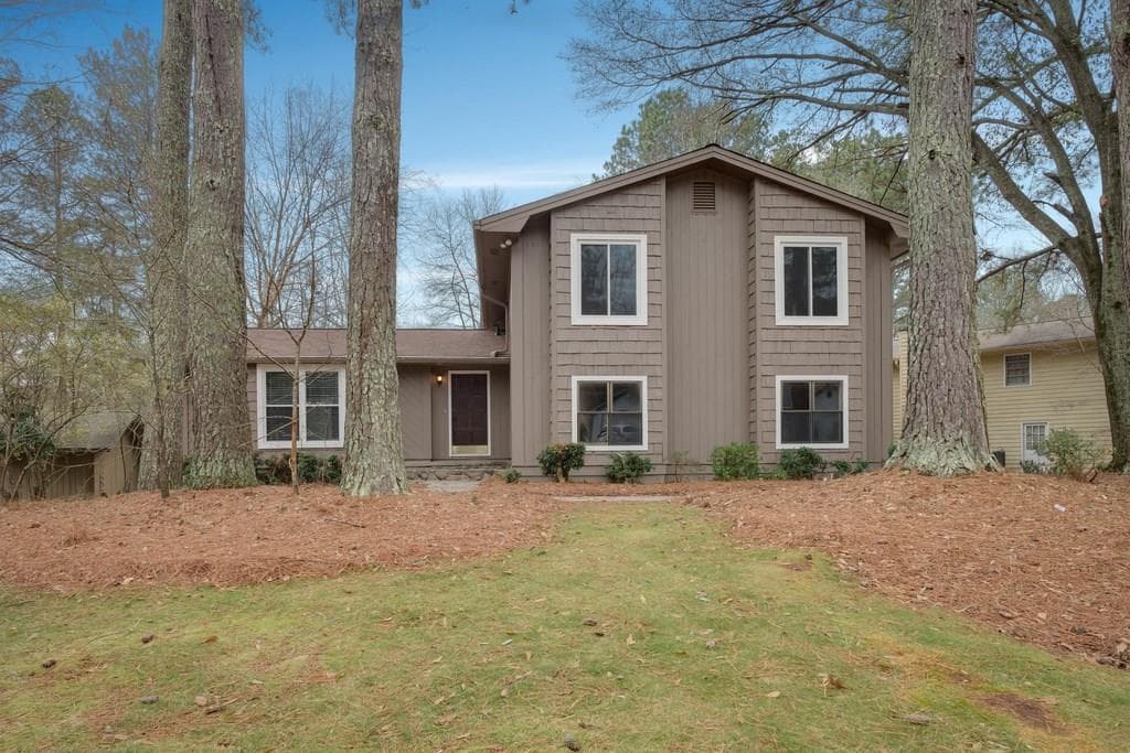 4 bedroom, 1,640 sq ft single family residence sold at 355 Soft Pine Trail, Roswell, GA 30076
