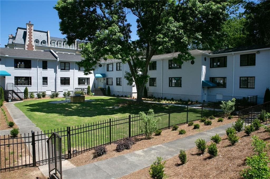 2 bedroom, 893 sq ft condominium sold at 99 Peachtree Memorial Drive 99-A3, Atlanta, GA 30309