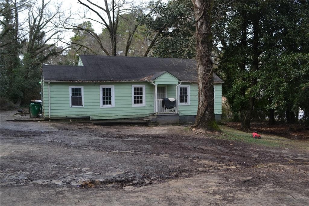 4 bedroom, 2,262 sq ft single family residence sold at 2331 Columbia Drive, Decatur, GA 30032