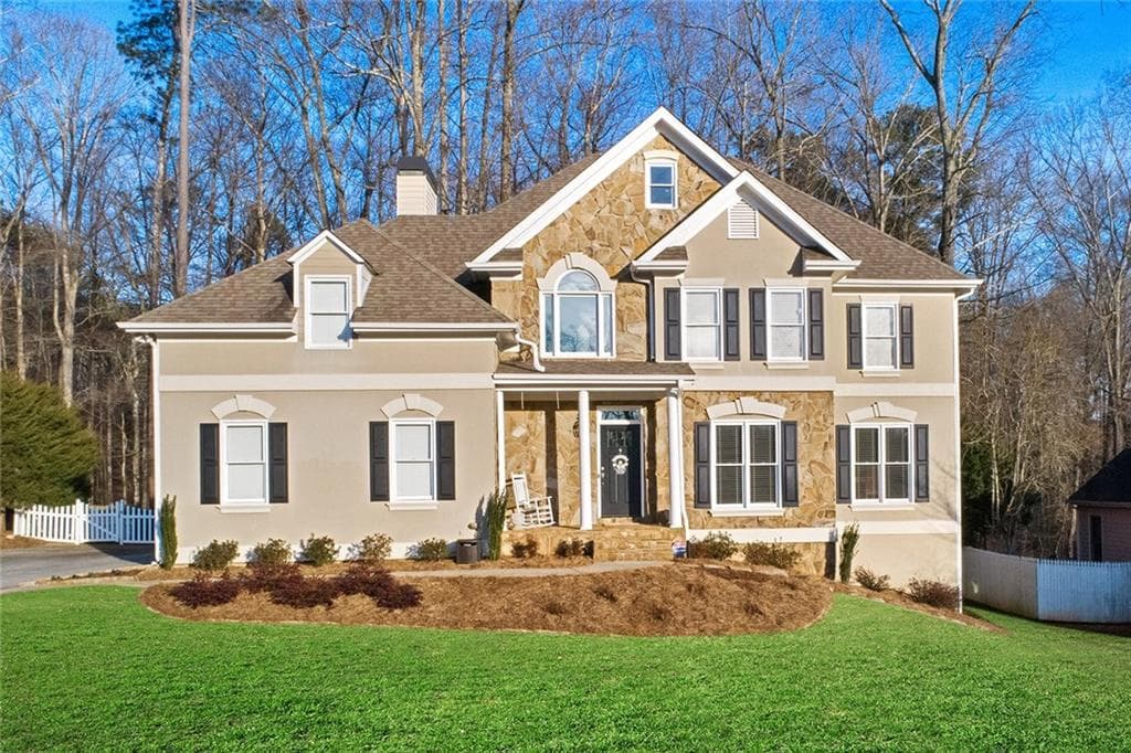 4 bedroom, 2,738 sq ft single family residence sold at 3090 Salisbury Drive, Alpharetta, GA 30004