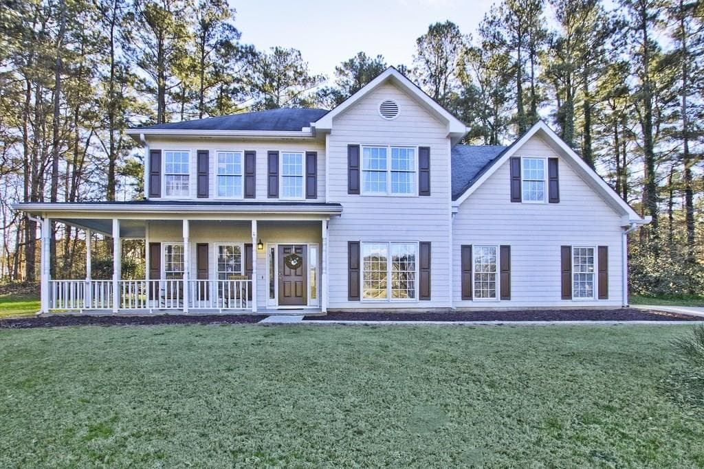 3 bedroom, 2,348 sq ft single family residence sold at 1632 Paces Vale Court, Lawrenceville, GA 30043