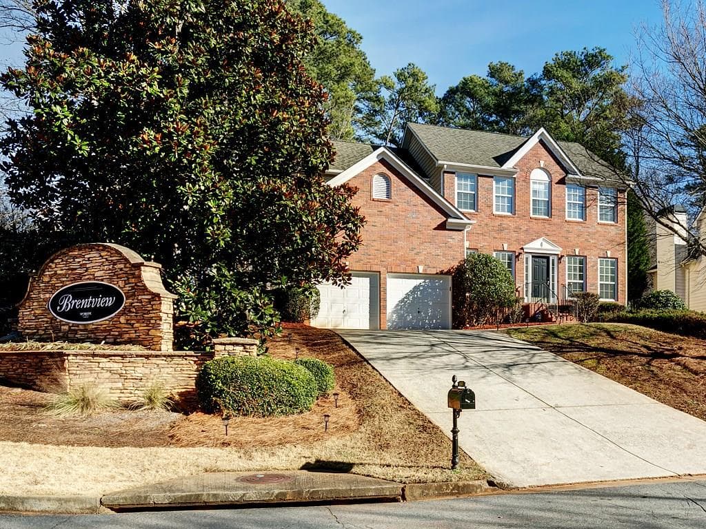 4 bedroom, 3,800 sq ft single family residence sold at 3890 BRENTVIEW Place, Kennesaw, GA 30144
