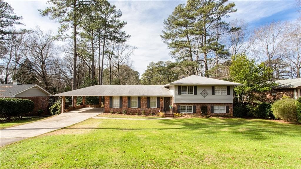 4 bedroom, 2,427 sq ft single family residence sold at 1520 Kahanna Drive, Decatur, GA 30033