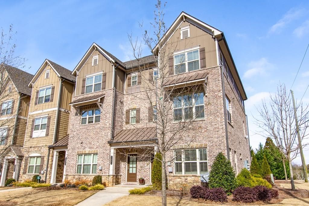 3 bedroom, 2,089 sq ft townhouse sold at 1365 Hawthorne Avenue 18, Smyrna, GA 30080