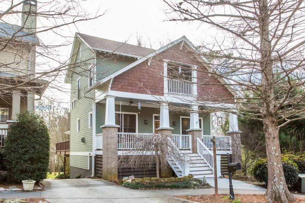 4 bedroom, 2,925 sq ft single family residence sold at 190 Hawthorn Circle, Atlanta, GA 30317