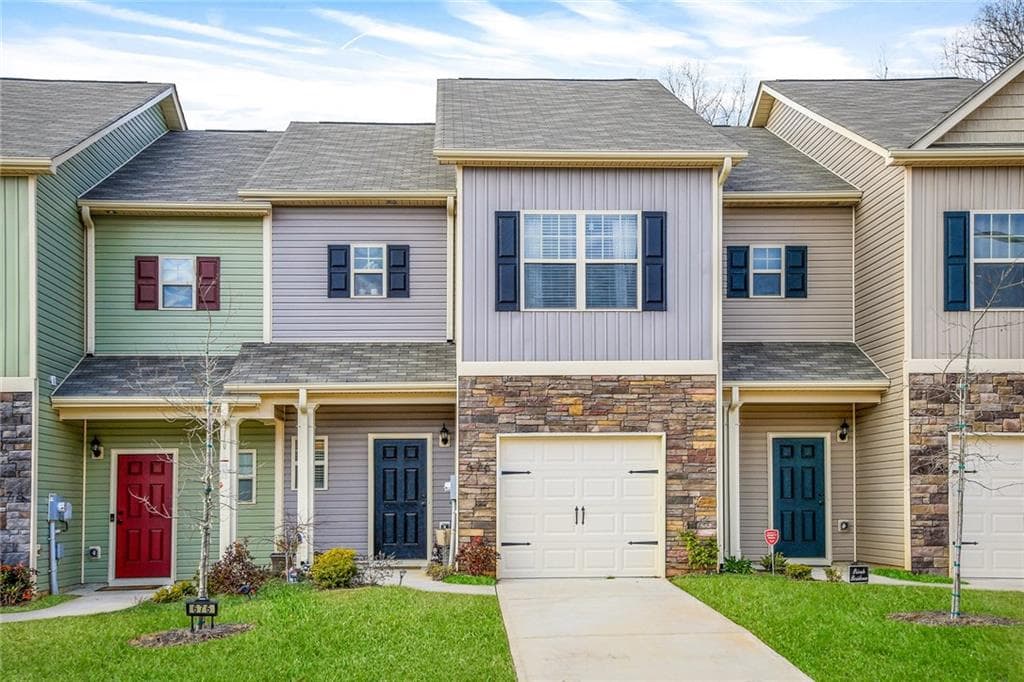 3 bedroom, 1,868 sq ft townhouse sold at 676 Oakside Place, Acworth, GA 30102