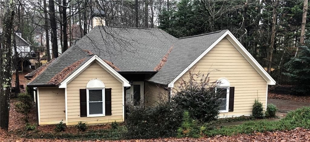 3 bedroom, 1,721 sq ft single family residence sold at 3704 Broken Arrow Lane, Woodstock, GA 30189