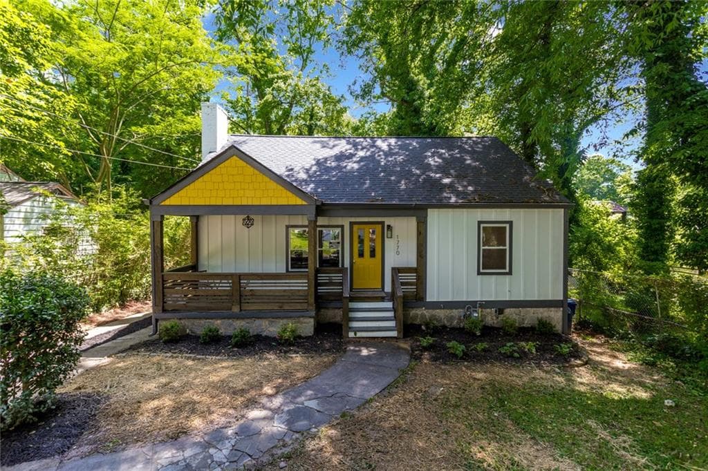 3 bedroom, 2 bathroom, 1,500 sq ft single family residence sold at 1770 S Olympian Way, Atlanta, GA 30310