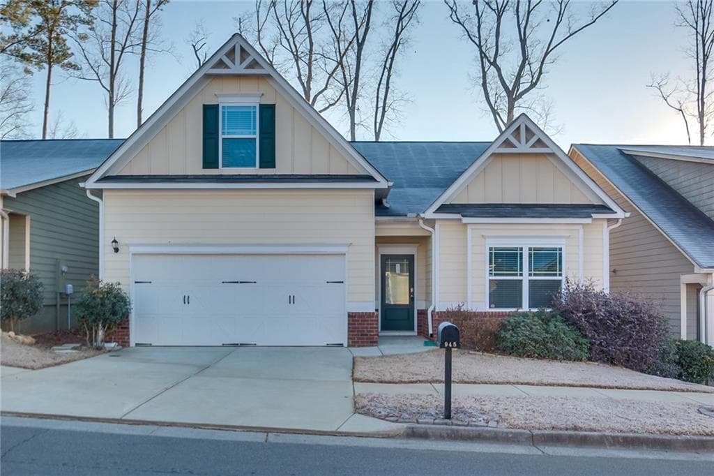4 bedroom, 1,931 sq ft single family residence sold at 945 Duncan Terrace, Canton, GA 30115