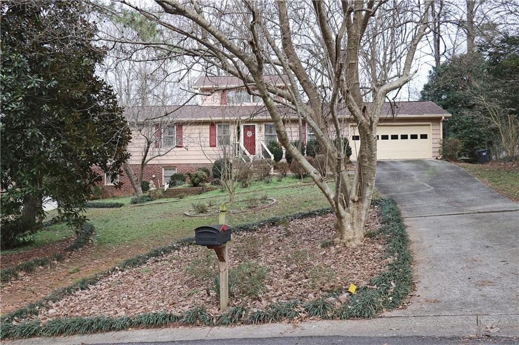 3 bedroom, 2,073 sq ft single family residence sold at 944 Hazel Court, Lilburn, GA 30047