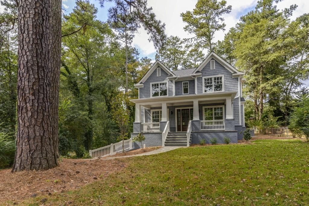 5 bedroom, 3,771 sq ft single family residence sold at 3502 ROCKHAVEN Circle, Atlanta, GA 30324
