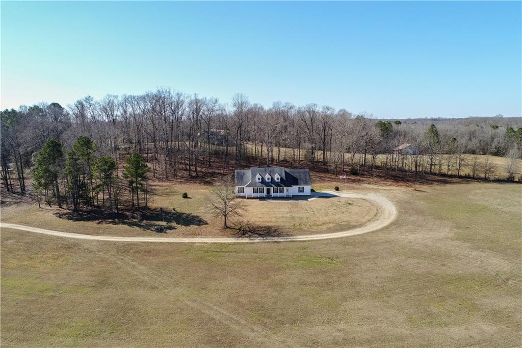 3 bedroom, 2,760 sq ft single family residence sold at 392 W O Smith Road, Jefferson, GA 30549