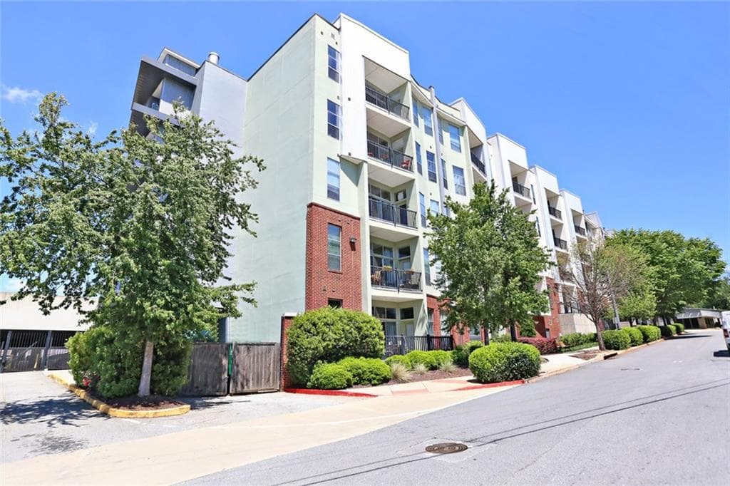 1 bedroom, 1 bathroom, 912 sq ft condominium sold at 2630 Talley Street 306, Decatur, GA 30030