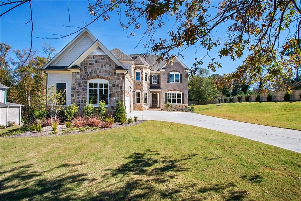 5 bedroom, 3,700 sq ft single family residence sold at 3606 Childers Way, Roswell, GA 30075