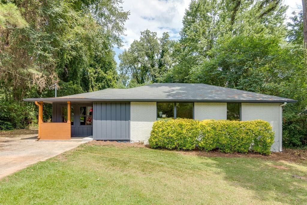 3 bedroom, 1,700 sq ft single family residence sold at 3382 Wren Road, Decatur, GA 30032