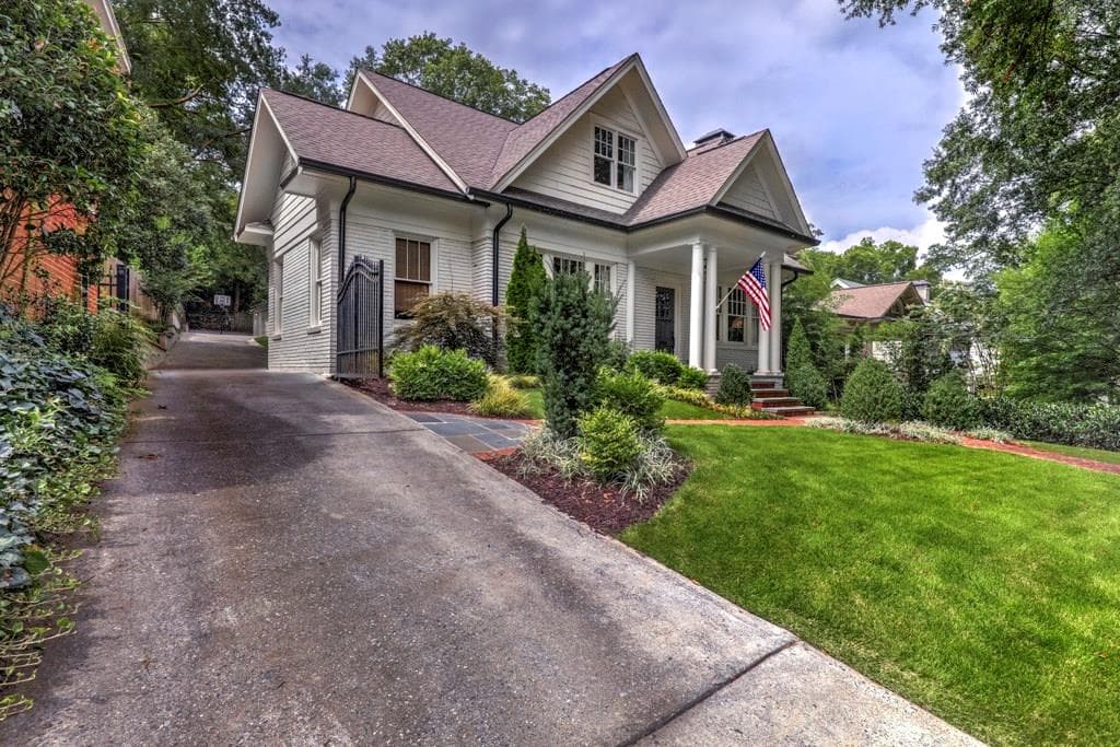 5 bedroom, 3,825 sq ft single family residence sold at 30 Northwood Avenue, Atlanta, GA 30309