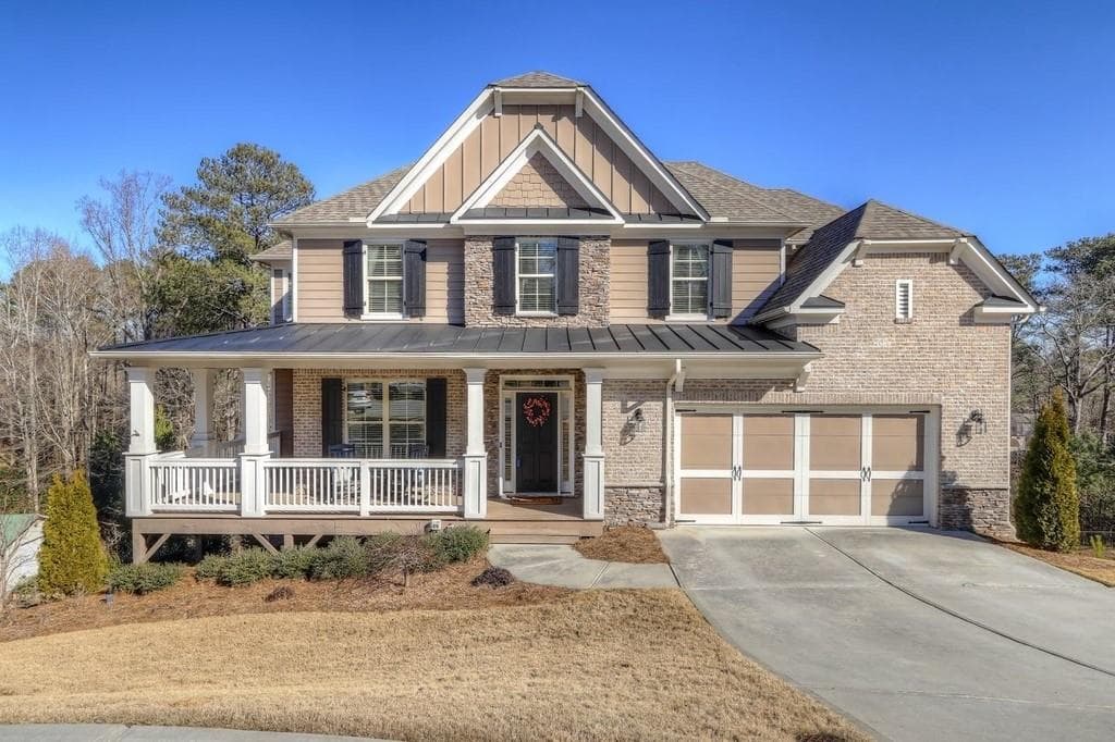 4 bedroom, 3,300 sq ft single family residence sold at 165 Pineridge Way, Roswell, GA 30075