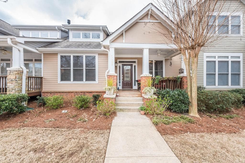 3 bedroom, 2,318 sq ft townhouse sold at 1105 Freedom Lane, Roswell, GA 30075