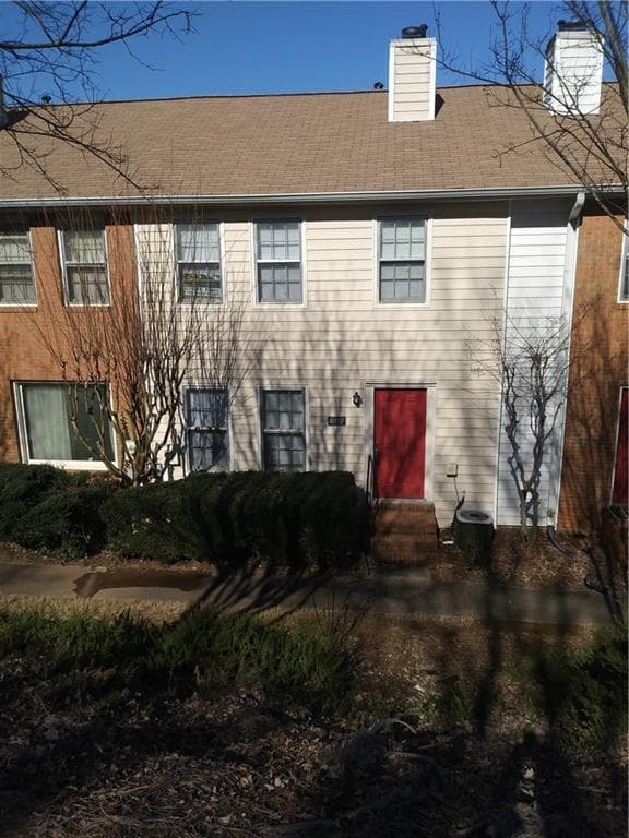3 bedroom, 4 bathroom, 1,280 sq ft townhouse sold at 402 High Creek Trace, Roswell, GA 30076