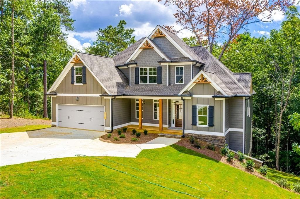 4 bedroom, 2,116 sq ft single family residence sold at 308 Amberleigh Court, White, GA 30184
