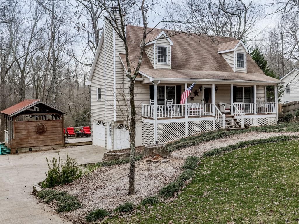 545 E Cherokee Court, Woodstock, GA 30188 — most recent listing photo