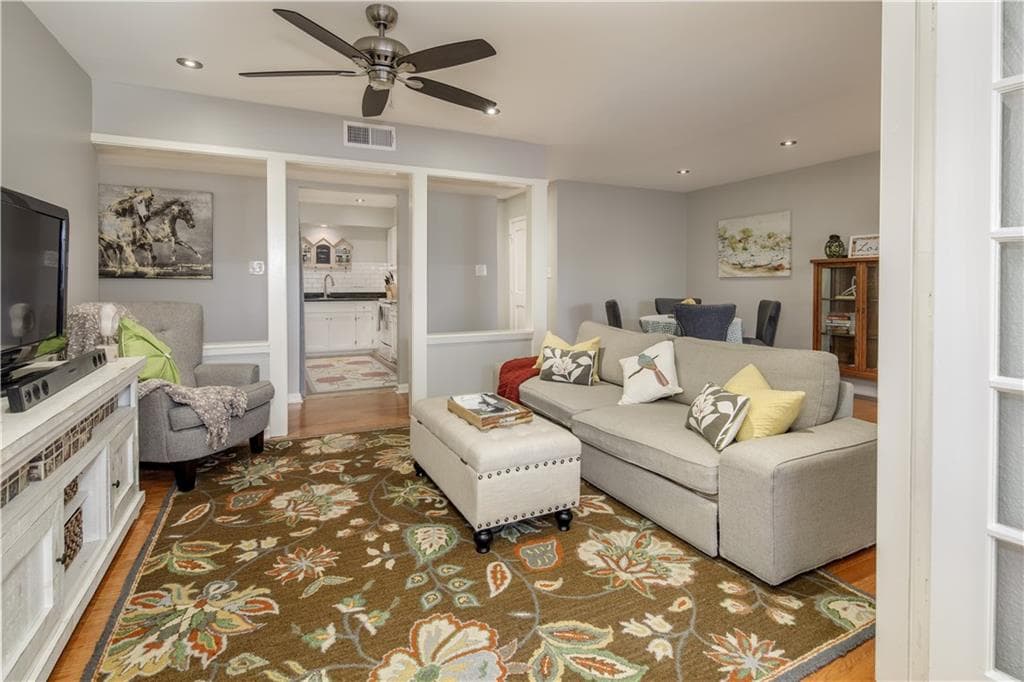 1 bedroom, 950 sq ft condominium sold at 28 Cantey Place, Atlanta, GA 30327