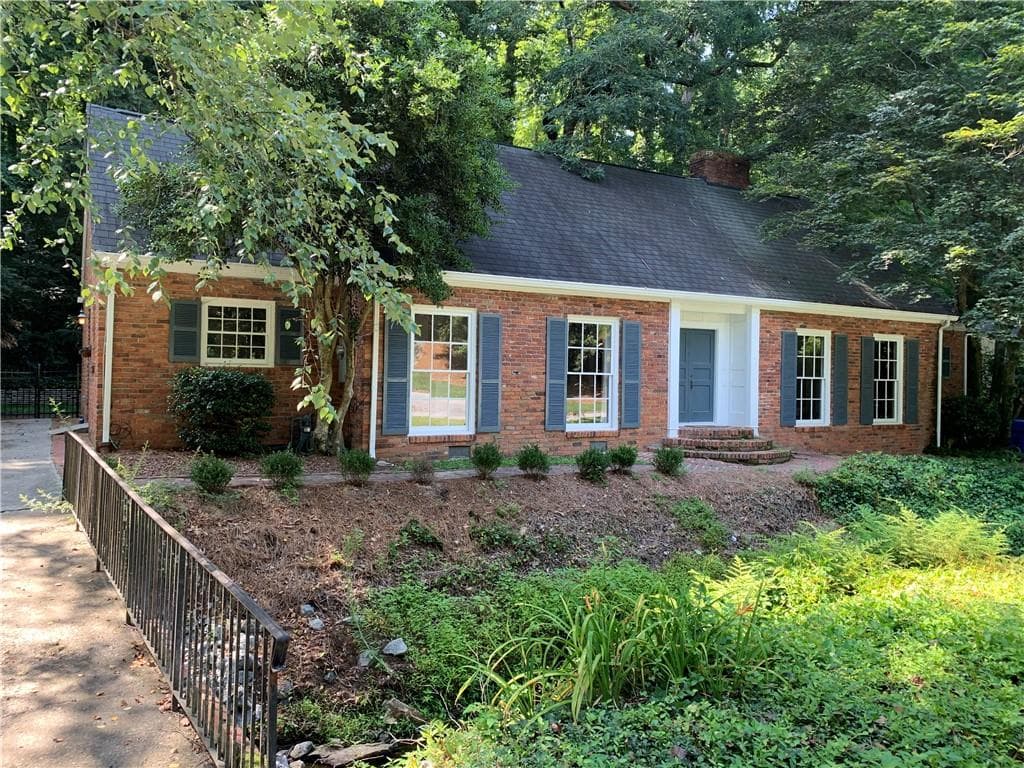3 bedroom, 3 bathroom, 2,079 sq ft single family residence sold at 2885 Mornington Drive, Atlanta, GA 30327