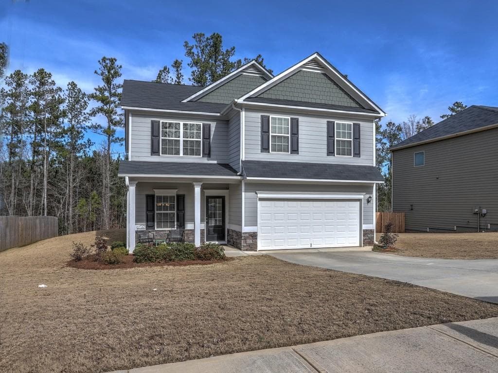 4 bedroom, 3 bathroom, 2,600 sq ft single family residence sold at 44 Stonewood Creek Drive, Dallas, GA 30132